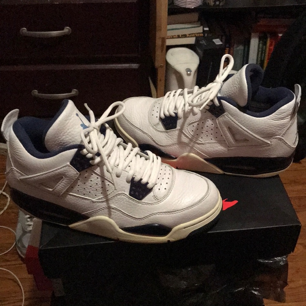 Air Jordan 4